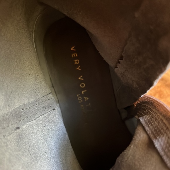 Very Volatile grey leather ankle boots. Size 7 - Picture 7 of 10